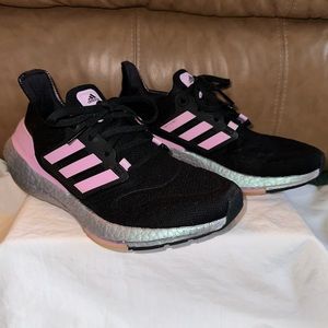 Adidas Ultraboost 22